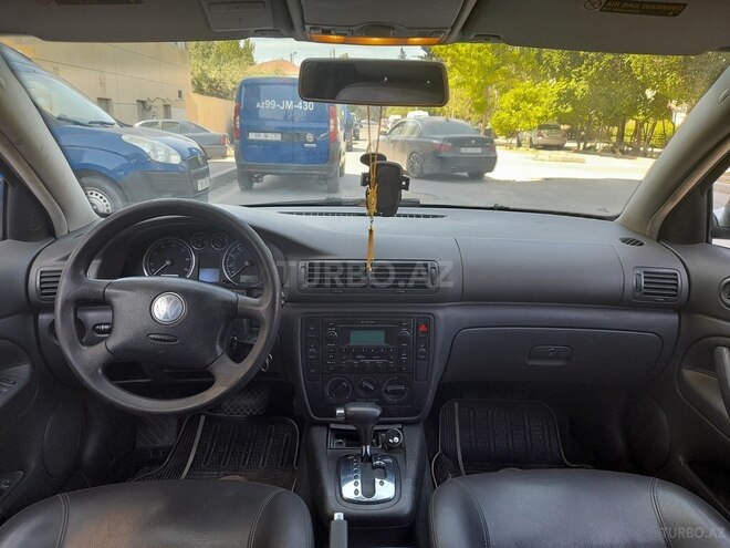 Volkswagen Passat 2004, 218,566 km - 1.8 л - Bakı