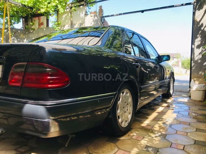 Mercedes E 230 1997, 300,000 km - 2.3 l - Bakı