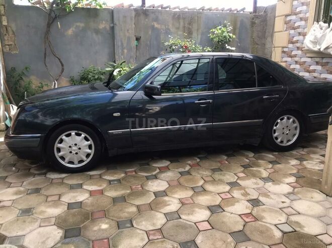 Mercedes E 230 1997, 300,000 km - 2.3 l - Bakı