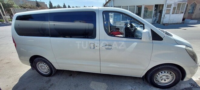 Hyundai H-1 2009, 253,000 km - 2.5 l - Bakı