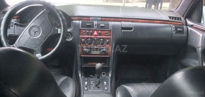 Mercedes E 200 1998, 122,222 km - 2.0 l - Şəmkir