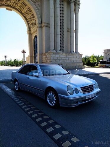 Mercedes E 200 2001, 389,512 km - 2.0 l - Gəncə