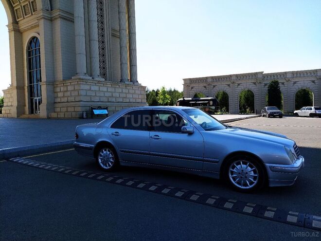 Mercedes E 200 2001, 389,512 km - 2.0 l - Gəncə