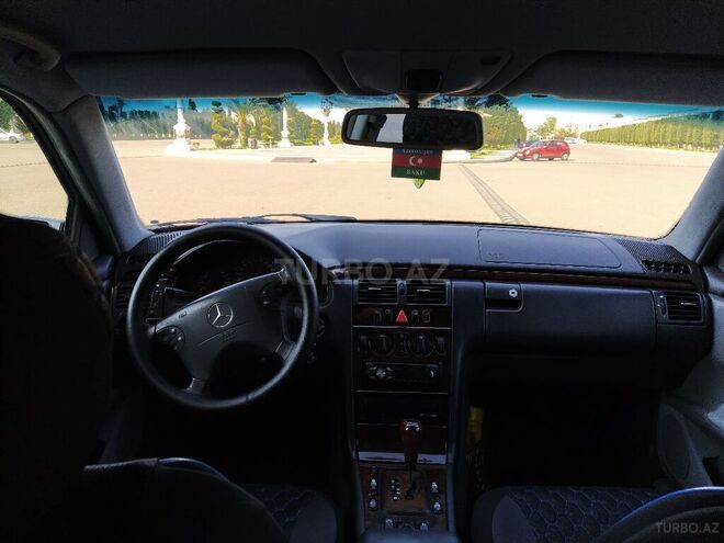 Mercedes E 200 2001, 389,512 km - 2.0 l - Gəncə