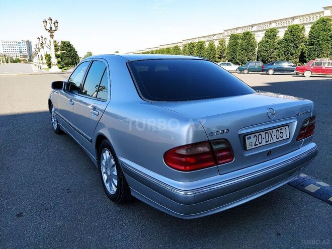 Mercedes E 200 2001, 389,512 km - 2.0 l - Gəncə