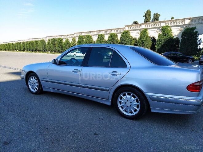 Mercedes E 200 2001, 389,512 km - 2.0 l - Gəncə