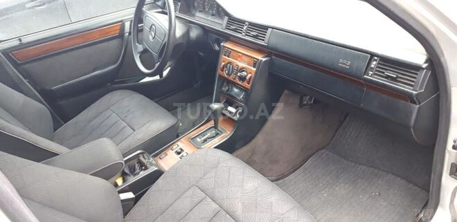 Mercedes E 220 1995, 297,300 km - 2.2 l - Gəncə