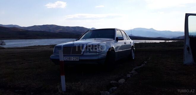 Mercedes E 220 1995, 297,300 km - 2.2 l - Gəncə