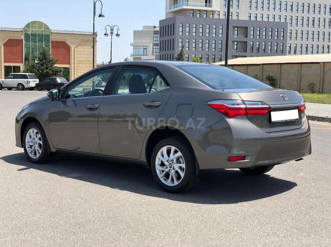 Toyota Corolla 2017, 11,700 km - 1.6 l - Bakı