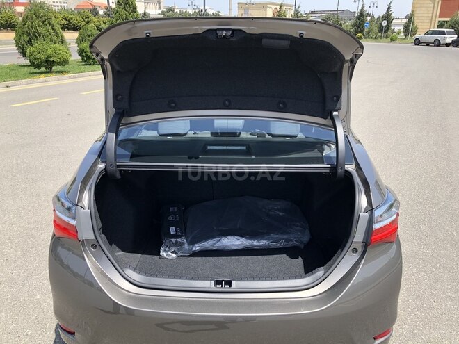 Toyota Corolla 2017, 11,700 km - 1.6 l - Bakı