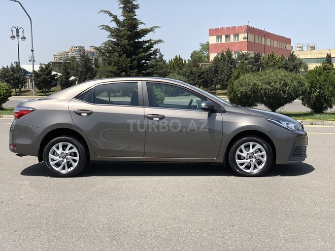 Toyota Corolla 2017, 11,700 km - 1.6 l - Bakı