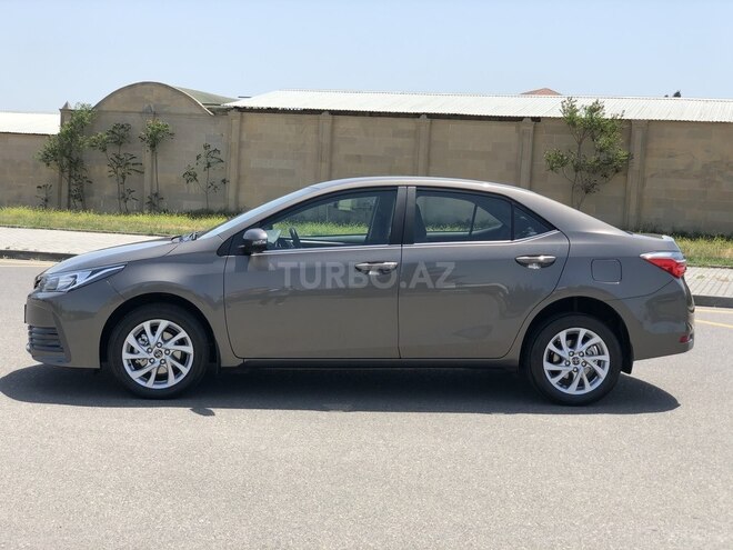 Toyota Corolla 2017, 11,700 km - 1.6 l - Bakı