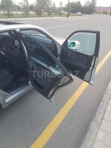 Mercedes E 240 1998, 310,000 km - 2.4 l - Ağdaş