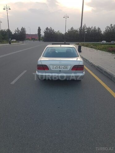 Mercedes E 240 1998, 310,000 km - 2.4 l - Ağdaş