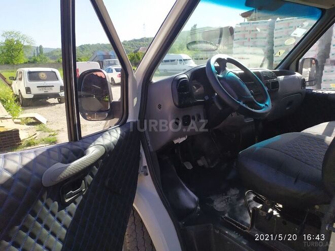 Ford Transit 2000, 358,000 km - 2.5 l - Quba