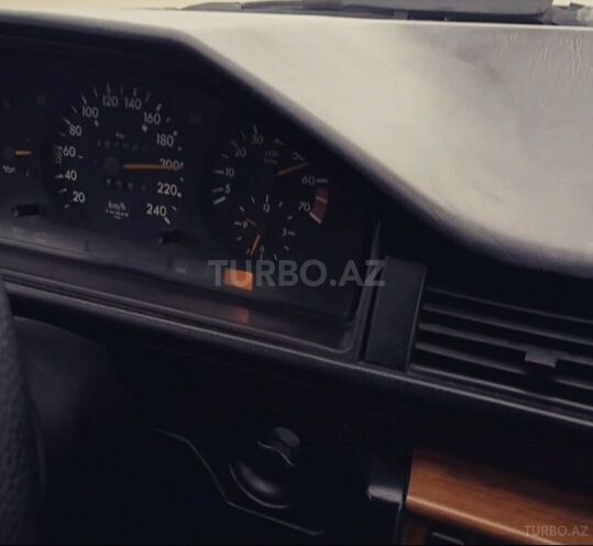 Mercedes E 220 1994, 546,974 km - 2.2 l - Şamaxı