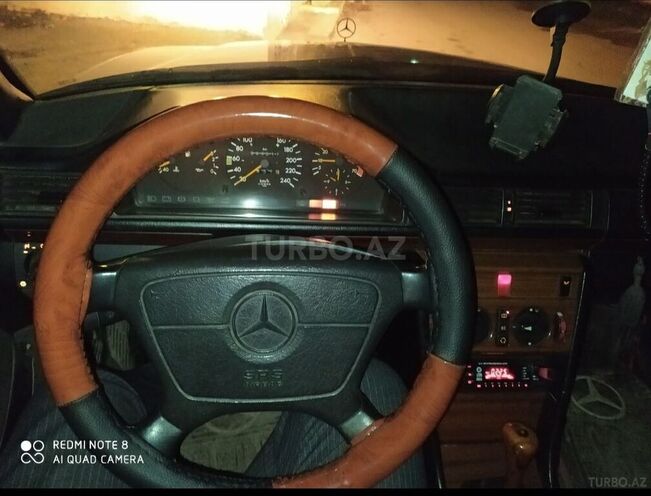 Mercedes E 220 1994, 546,974 km - 2.2 l - Şamaxı