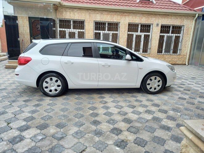 Opel Astra 2011, 142,000 km - 1.3 л - Bakı