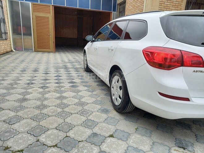 Opel Astra 2011, 142,000 km - 1.3 л - Bakı