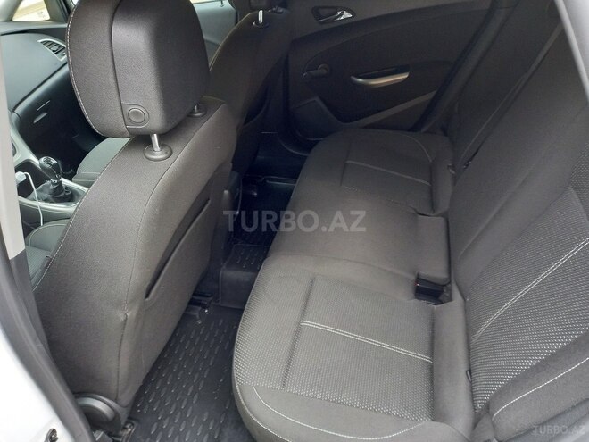 Opel Astra 2011, 142,000 km - 1.3 л - Bakı