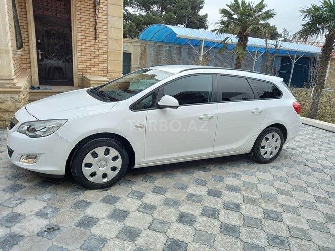 Opel Astra 2011, 142,000 km - 1.3 л - Bakı