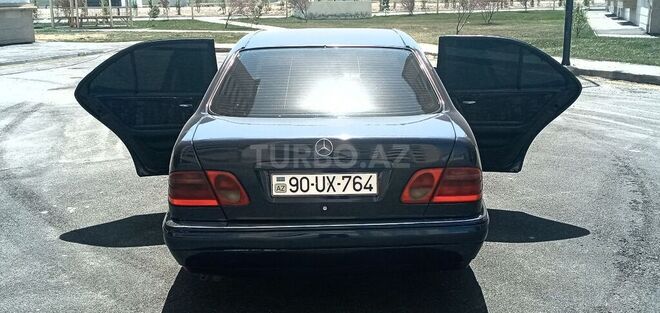 Mercedes E 240 1998, 395,000 km - 2.4 л - Sumqayıt