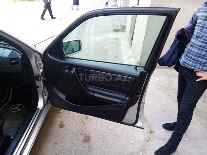 Mercedes C 230 2000, 285,000 km - 2.3 l - Sumqayıt