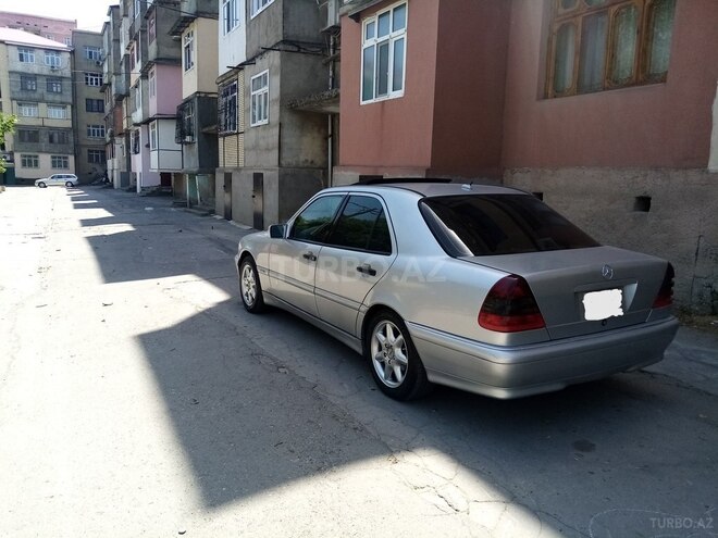Mercedes C 230 2000, 285,000 km - 2.3 l - Sumqayıt