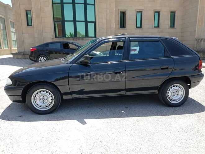 Opel Astra 1993, 268,445 km - 1.6 l - Bakı