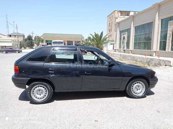 Opel Astra 1993, 268,445 km - 1.6 l - Bakı