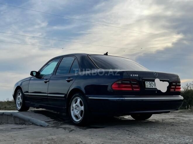 Mercedes E 240 1999, 330,040 km - 2.4 л - Neftçala