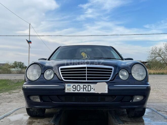Mercedes E 240 1999, 330,040 km - 2.4 л - Neftçala