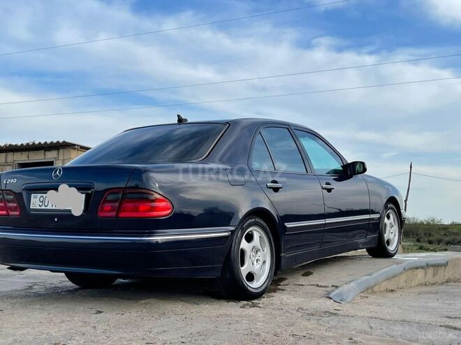 Mercedes E 240 1999, 330,040 km - 2.4 л - Neftçala
