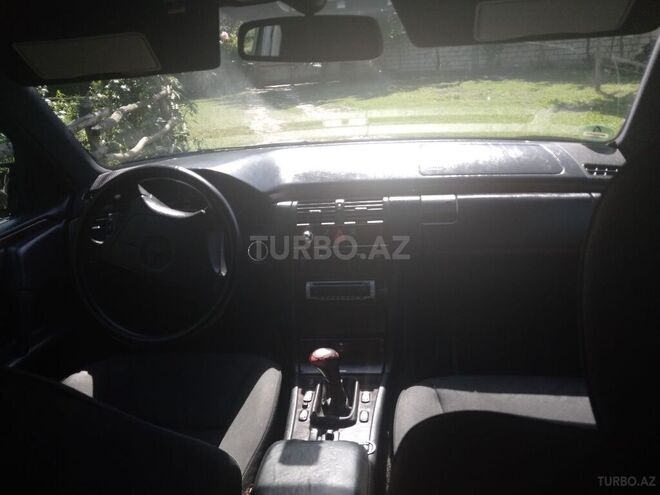Mercedes E 200 1997, 55,000 km - 2.0 l - Zaqatala