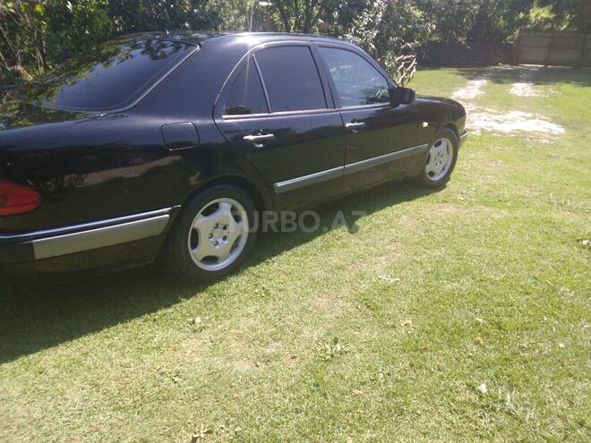 Mercedes E 200 1997, 55,000 km - 2.0 l - Zaqatala