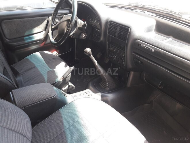 GAZ 31105 2005, 335,000 km - 2.3 л - Bakı