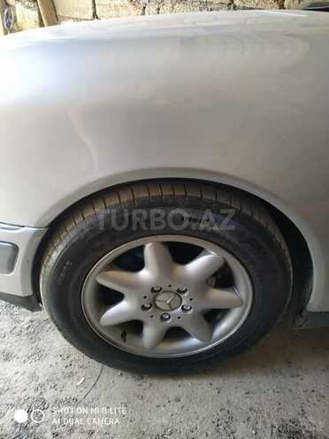 Mercedes E 220 1999, 345,000 km - 2.2 л - Bakı