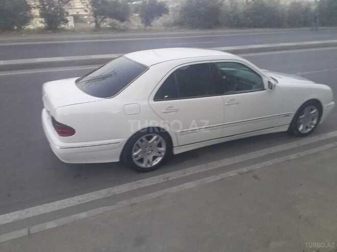 Mercedes E 270 2001, 351,000 km - 2.7 l - Bakı