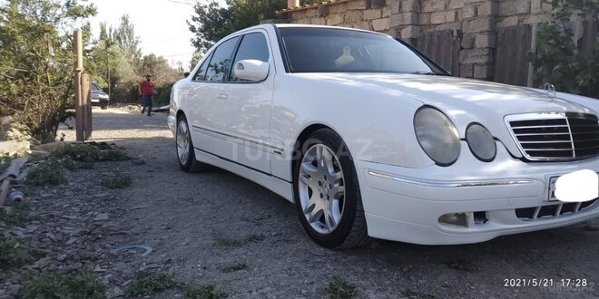 Mercedes E 270 2001, 351,000 km - 2.7 l - Bakı