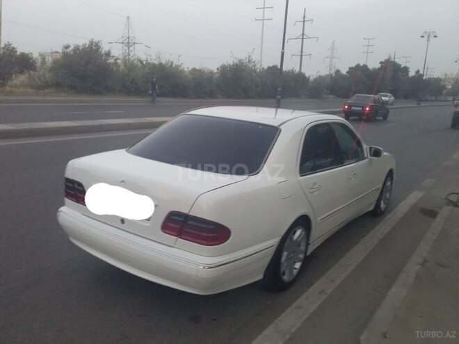 Mercedes E 270 2001, 351,000 km - 2.7 l - Bakı