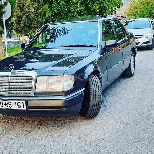 Mercedes E 200 1993, 233,000 km - 2.0 l - Bakı