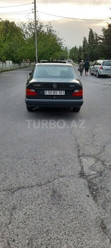 Mercedes E 200 1993, 233,000 km - 2.0 l - Bakı