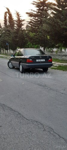 Mercedes E 200 1993, 233,000 km - 2.0 l - Bakı