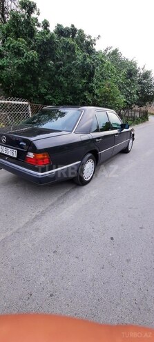 Mercedes E 200 1993, 233,000 km - 2.0 l - Bakı