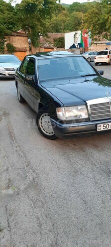 Mercedes E 200 1993, 233,000 km - 2.0 l - Bakı