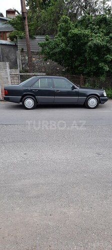 Mercedes E 200 1993, 233,000 km - 2.0 l - Bakı