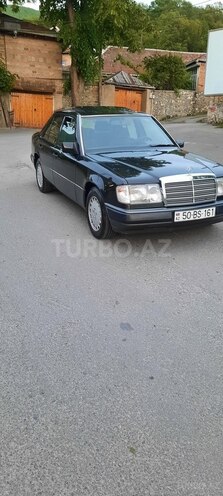 Mercedes E 200 1993, 233,000 km - 2.0 l - Bakı