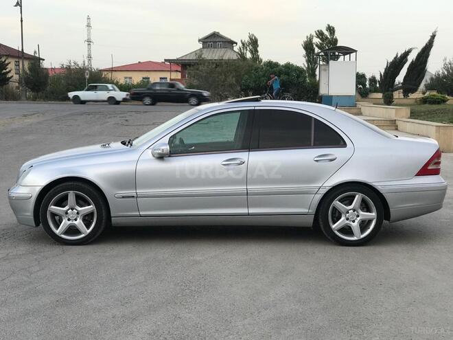 Mercedes C 240 2002, 309,000 km - 2.6 l - Salyan