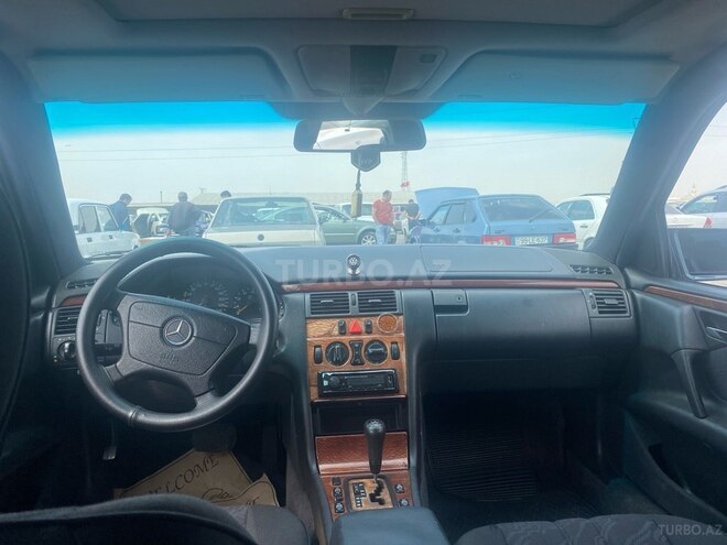 Mercedes E 240 1999, 407,000 km - 2.4 l - Bakı