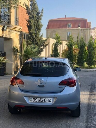 Opel Astra 2011, 131,000 km - 1.6 l - Bakı